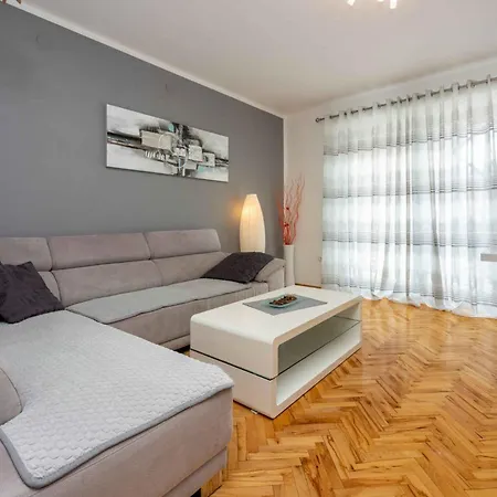 Apartamento In 45074 *