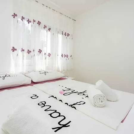 Apartamento In 45074 Crikvenica